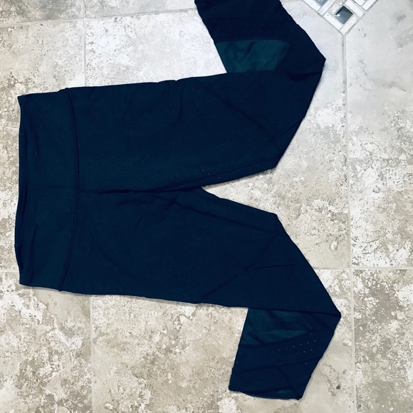 Lululemen - Picture 2 of 3